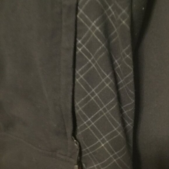 Men's Lululemon zip jacket size medium black with some gray great used condition - Picture 2 of 7